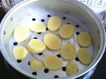胡萝卜火腿土豆饼的做法步骤2