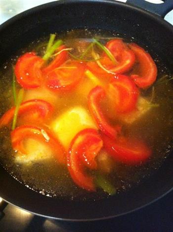 番茄豆腐黄鲴鱼汤的做法步骤4