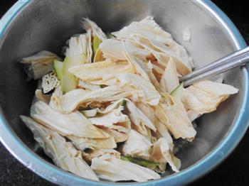 黄瓜拌腐竹的做法步骤6