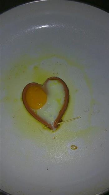 爱心煎蛋的做法步骤4