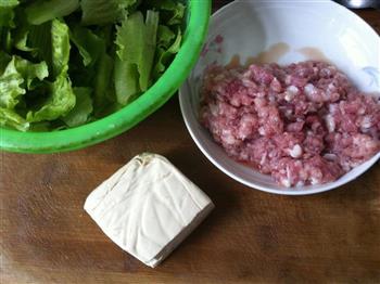 生菜豆腐肉丸汤的做法步骤1