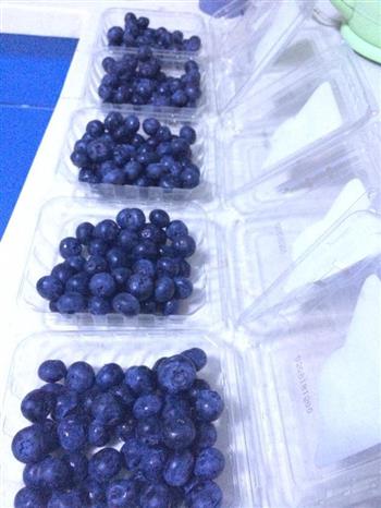 蓝莓果酱的做法步骤1