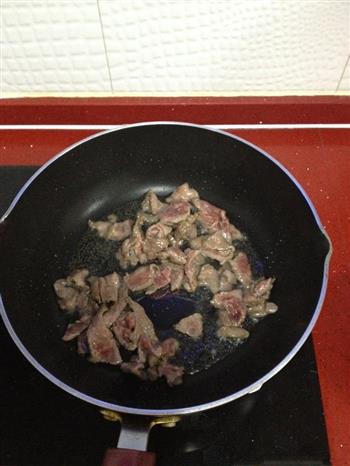 黑酸菜炒牛肉的做法图解2