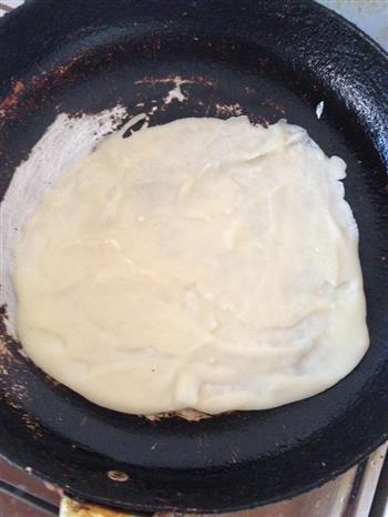 爱心早餐鸡蛋土豆丝火腿煎饼的做法步骤2