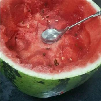 杀渴解暑最佳饮品-西瓜汁的做法步骤1