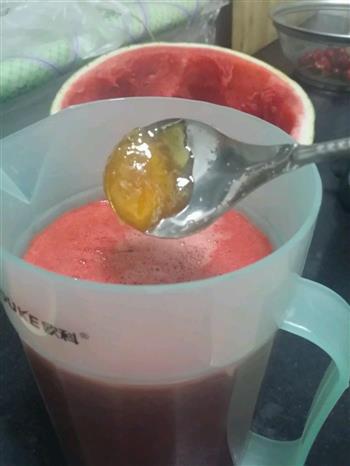 杀渴解暑最佳饮品-西瓜汁的做法步骤4