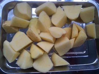 香菇土豆炖鸡腿的做法步骤2