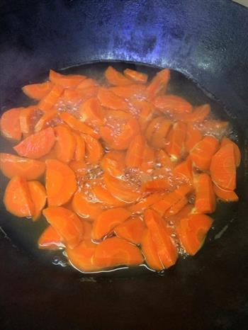 红烧排骨炖红萝卜的做法步骤1