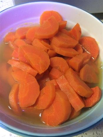 红烧排骨炖红萝卜的做法步骤2