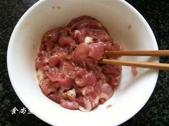 肉丝豆腐煮猪红的做法图解3