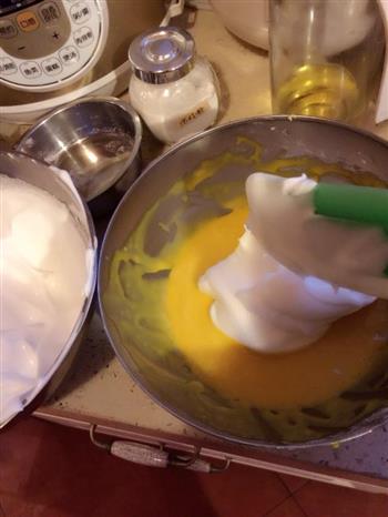 无油酸奶戚风蛋糕的做法步骤4