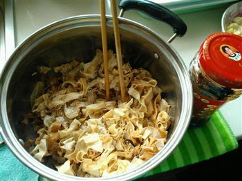 凉拌豆腐锅巴的做法步骤5