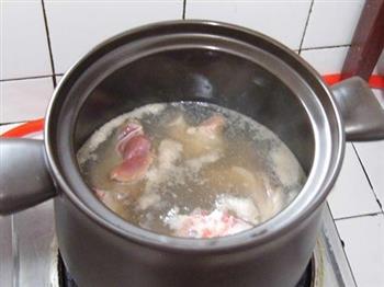 苦藠海带排骨汤的做法步骤2