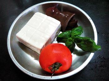 番茄豆腐烩鱼肉的做法步骤1
