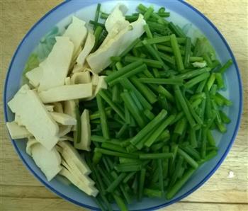 香干韭菜苔炒肉末的做法图解1