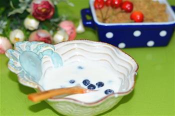 超级简单面包机版蓝莓大果粒酸奶的做法图解3