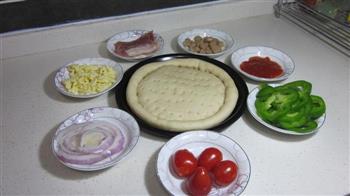自制披萨，原料可以任你喜好选择的做法步骤1