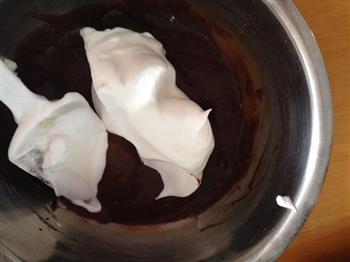 不断裂巧克力奶油蛋糕卷的做法步骤10
