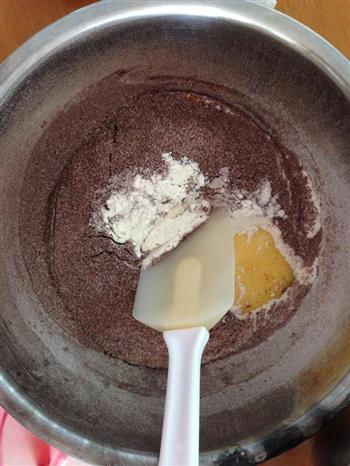 不断裂巧克力奶油蛋糕卷的做法步骤6