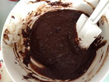 电饭锅巧克力蛋糕的做法步骤3