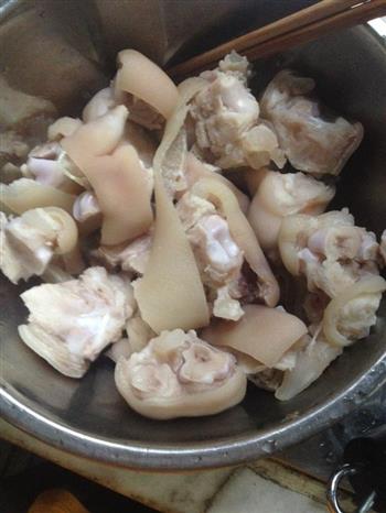 猪脚黄豆汤的做法步骤2