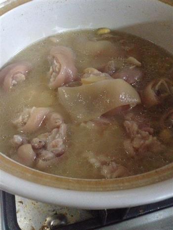 猪脚黄豆汤的做法步骤5