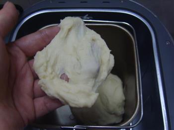 奶香面包的做法图解2