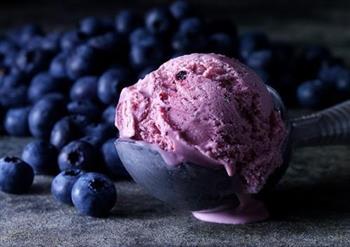 蓝莓酸奶冰淇淋的做法图解4