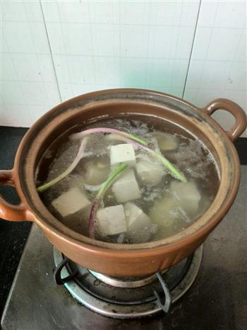 芫茜豆腐鱼头汤的做法步骤4