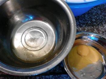 電飯鍋蒸蛋糕的做法步骤1