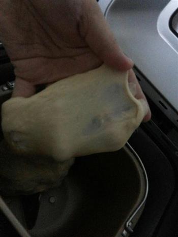面包机版葡萄干牛奶吐司的做法步骤3