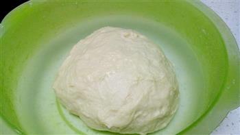 奶香豆沙小面包的做法步骤2