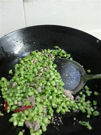 橄榄菜肉末豆角的做法步骤4