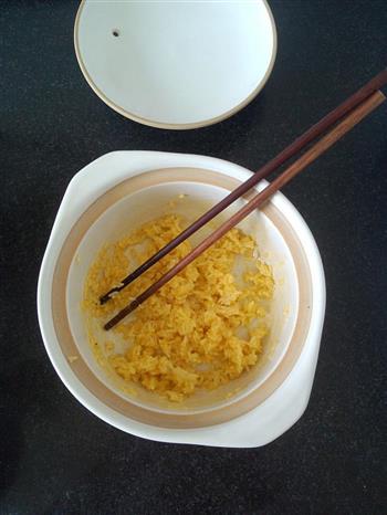 微波炉黄金蛋炒饭的做法步骤3