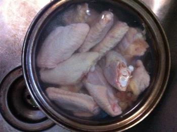 电饭煲盐焗鸡饭的做法图解1