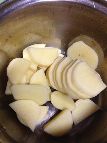 红烧土豆炒鸡胗的做法步骤1