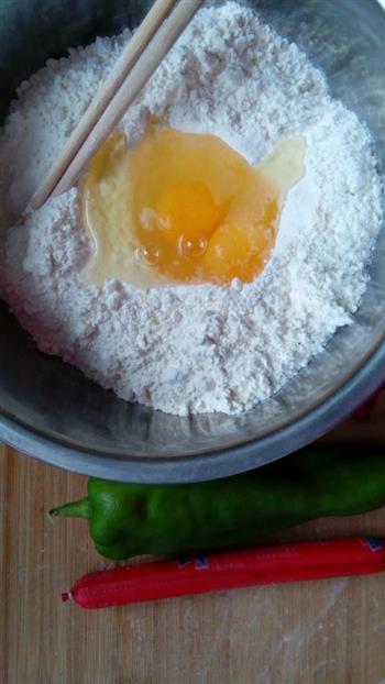 火腿青椒鸡蛋饼的做法步骤2