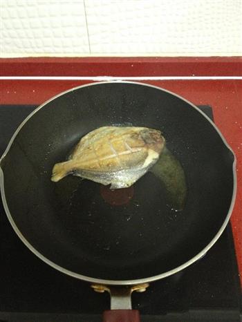 干烧平鱼的做法步骤2