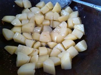 土豆烧肉块的做法步骤4