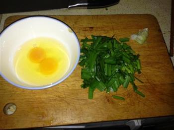 韭菜蛋炒饭的做法步骤1