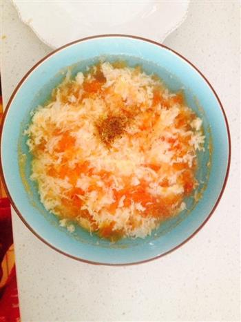 五香煎刀鱼+西红柿鸡蛋汤+南瓜紫薯米饭的做法步骤2