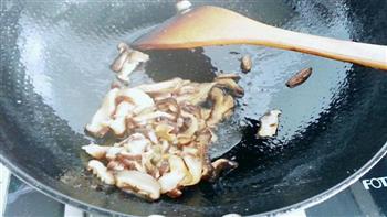香菇炒青菜的做法步骤2