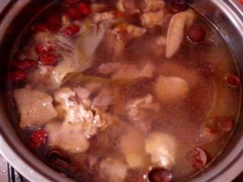 香菇炖鸡肉汤的做法步骤3