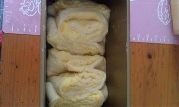 皇冠花朵面包    椰蓉吐司    肉松圆包的做法步骤16