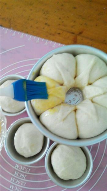 皇冠花朵面包    椰蓉吐司    肉松圆包的做法步骤18