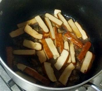 海蛎五香豆腐干炒扁豆的做法步骤2