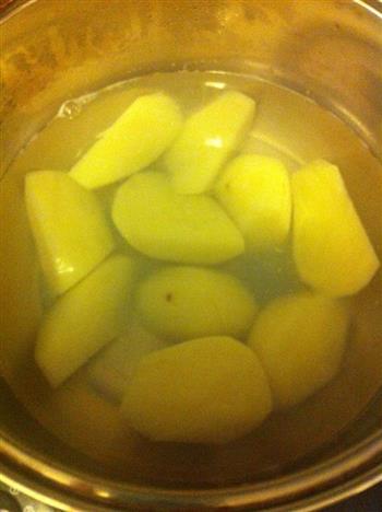 奶香土豆泥-超简单美味哦的做法步骤1
