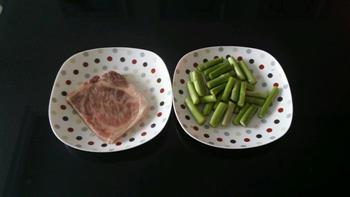 减肥瘦身晚餐 芦笋雪花牛肉粒的做法图解1