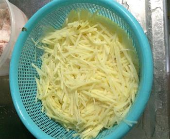 醋溜土豆丝-夏季做的开胃菜，养生菜的做法步骤2