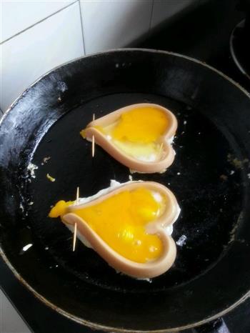 心心相印火腿煎蛋的做法步骤3